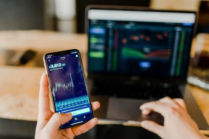 Choosing Your Path: A Comprehensive Guide to Binary Options Brokers