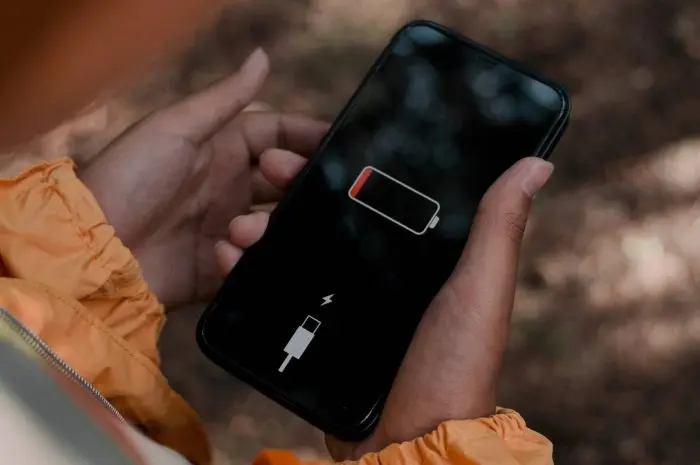 Top 5 Ways to Get the Most Battery Life Out of Your Cell Phone